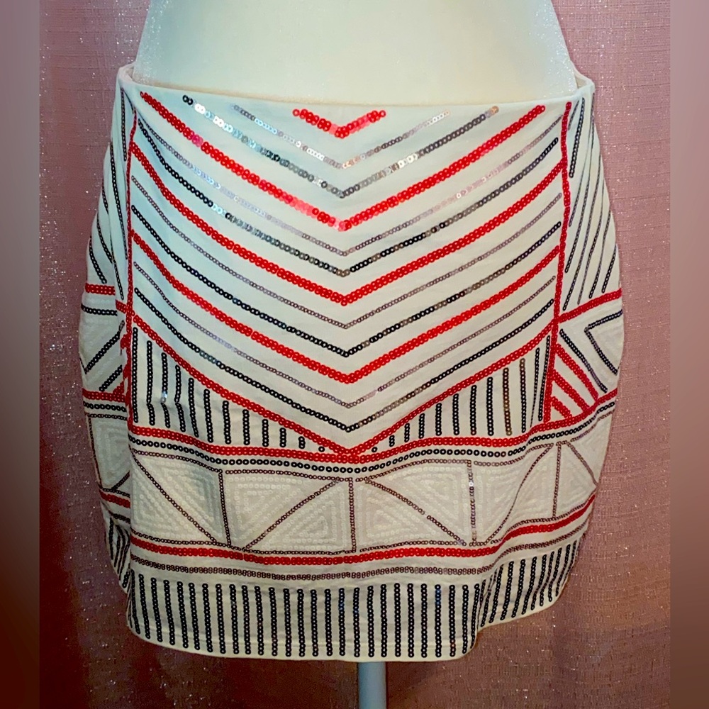 Small Express mini skirt with geometric sequence